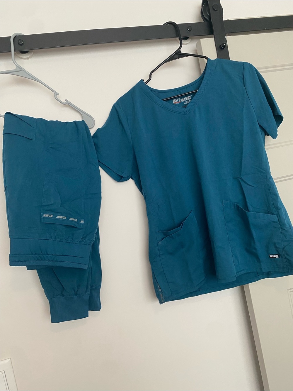 Grey’s Anatomy by Barco Jogger Scrub Set | M | Caribbean Blue | Good Condition